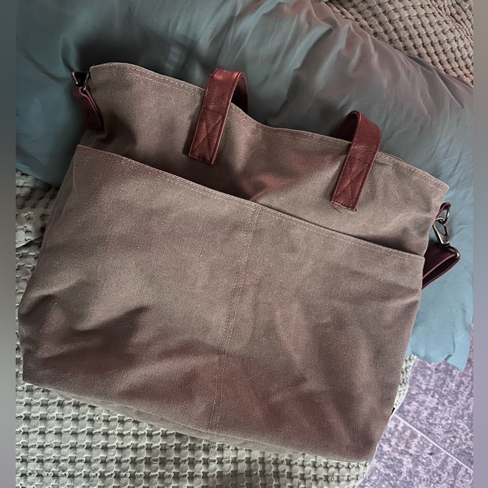 Stylish Canvas Tote with Leather Handles
